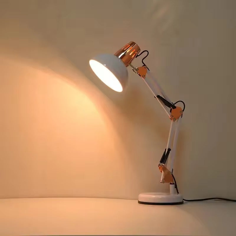مصباح مكتبي هندسي