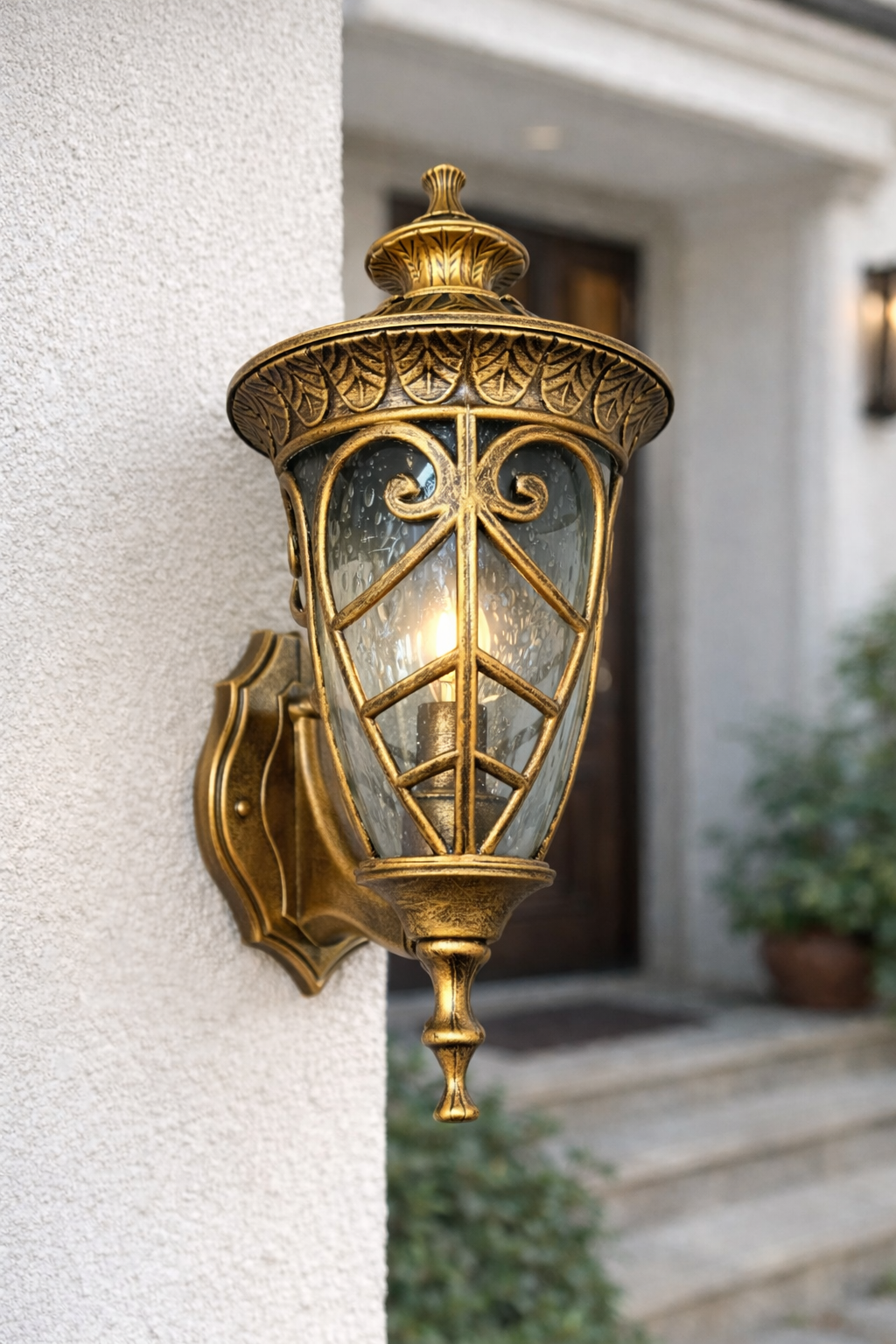 فانوس حدائق كلاسيكي – برونزي مزخرف